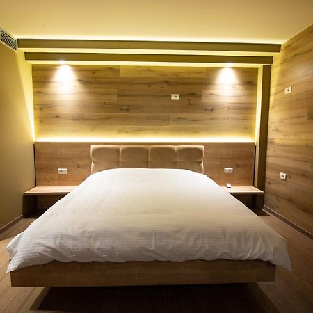 Sahati Hotel & Restaurant Korce Bagian luar foto